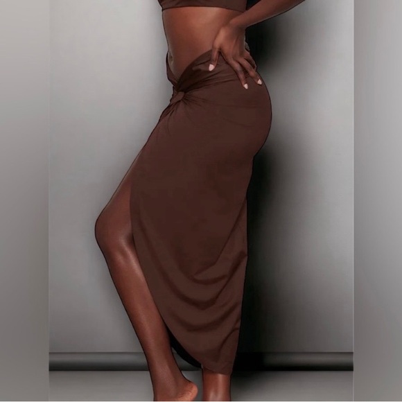 NWT SKIMS Signature Sarong Swim Skirt. Size XL. Cocoa - Picture 5 of 8